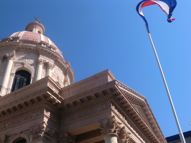 File:Panteón de los Héroes en Asunción.jpg