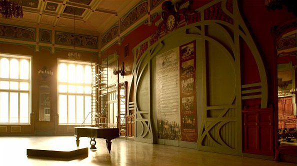 File:Витебский вокзал интерьер.jpg