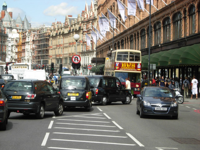 File:Brompton Road, Knightsbridge - geograph.org.uk - 481142.jpg