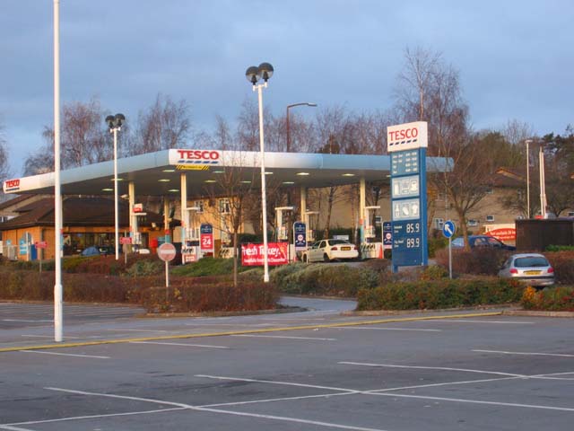 File:Tesco Petrol Station, St Mellons - geograph.org.uk - 92048.jpg