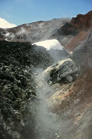 File:Avachinsky Summit.jpg