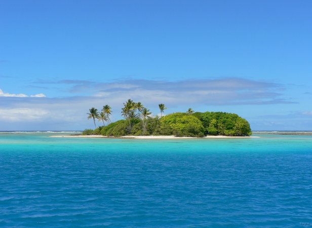 File:Tahuna maru islet Raroia.jpg