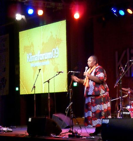 File:Klimaforum09 closing ceremony wahu kaara.jpg