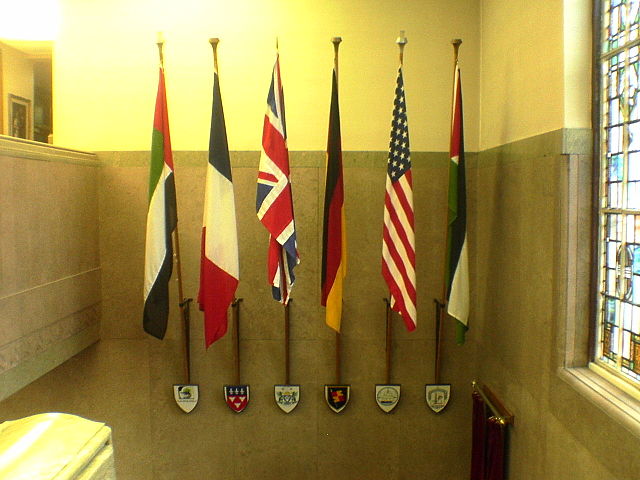 File:Dundee twin flags.JPG
