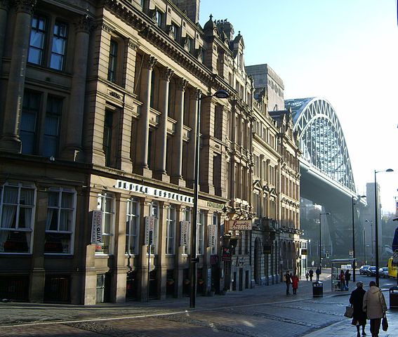 File:Side - Tyne Bridge.jpg