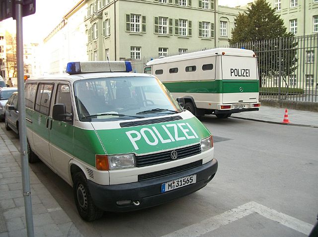 File:GermanPoliceVehicles.jpg
