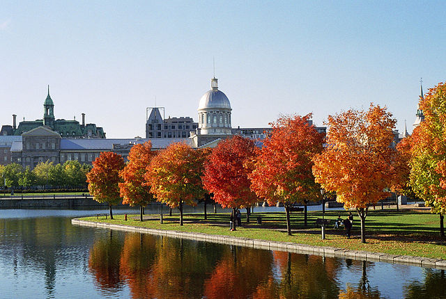 File:Marché Bonsecours and Foliage.jpg
