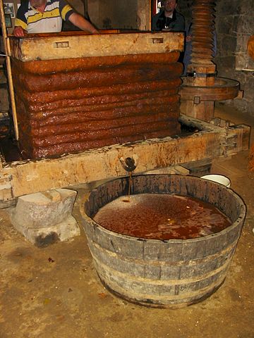File:Cider making Jersey.jpg