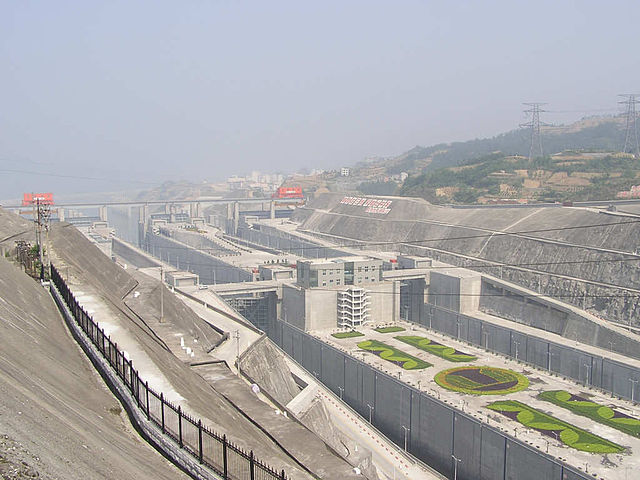 File:Three gorges dam locks view from vantage point.jpg