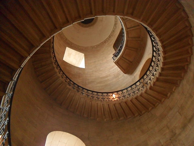 File:Geometric staircase, St. Paul's Cathedral.JPG