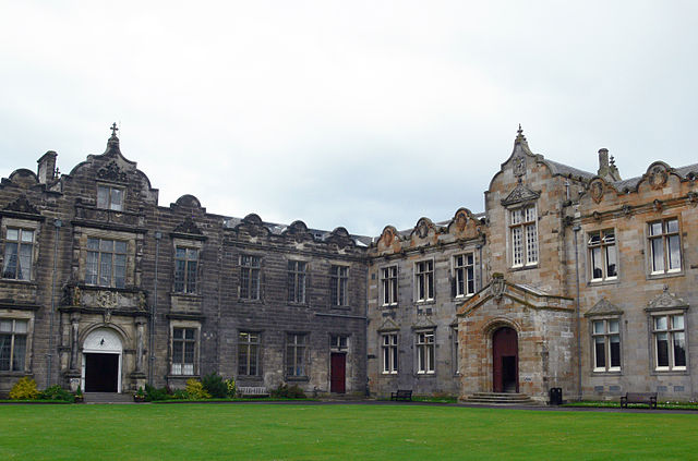 File:St Andrews - St Salvator's Quad - East and North Aisle.JPG
