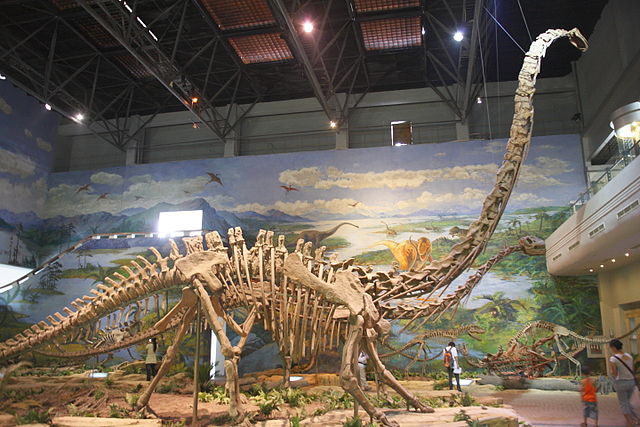 File:Sauropods.jpg
