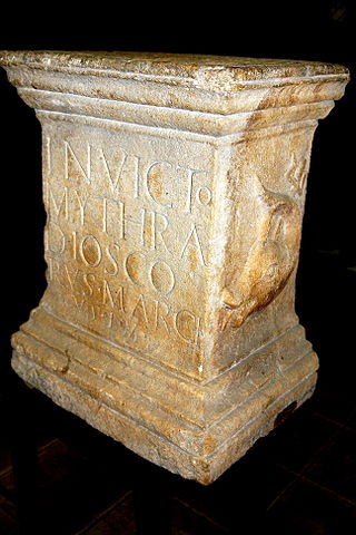 File:Stela funerara MItra MNIR.JPG