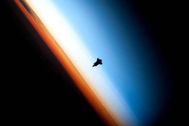 File:Endeavour silhouette STS-130.jpg