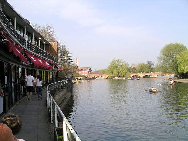 File:River and royal shakespeare theatre 15a07.JPG
