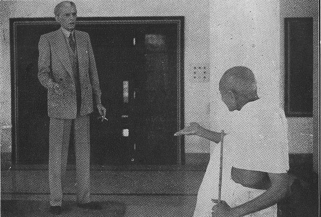 File:Jinnah and Gandhi.jpg