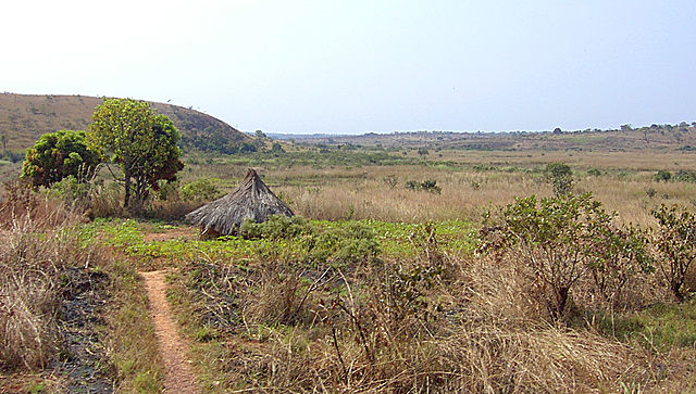 File:Hills near Ngaoundal.jpg