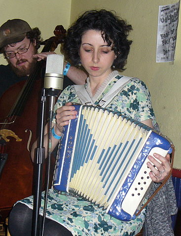 File:Antonia Begonia on Accordion.JPG