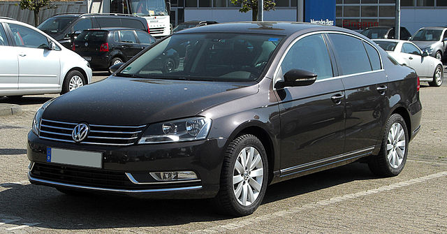File:VW Passat 2.0 TDI BlueMotion Technology Comfortline (B7) – Frontansicht, 1. Mai 2011, Ratingen.jpg
