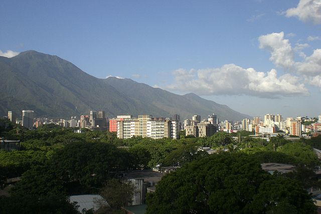 File:Caracas view from UCV grounds towards the east 2012.jpg