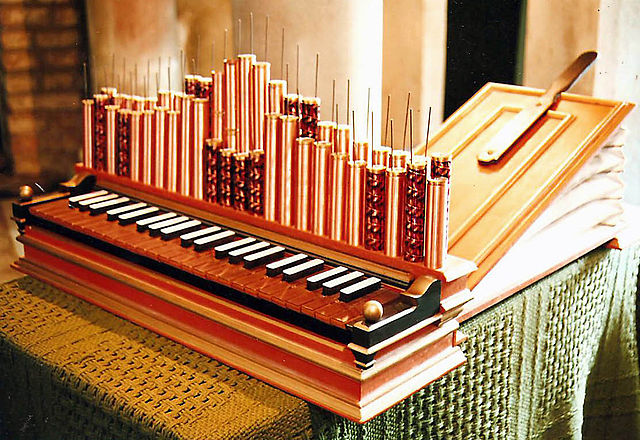 File:Regal (instrument) 1.jpg