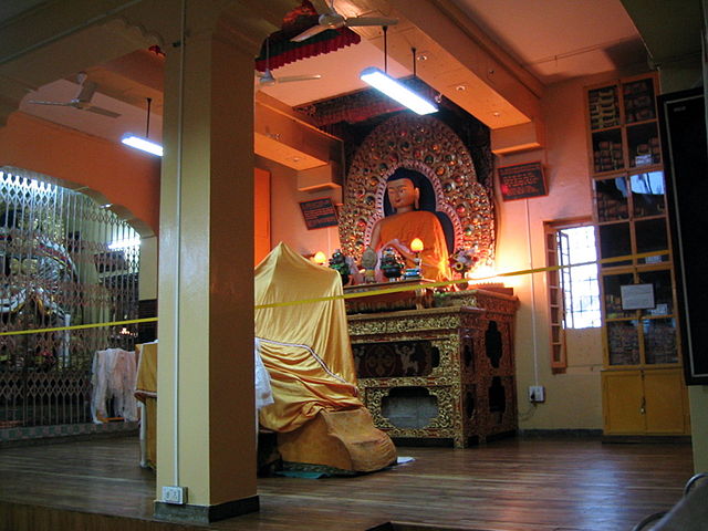 File:Dalai lama teaching room.jpg
