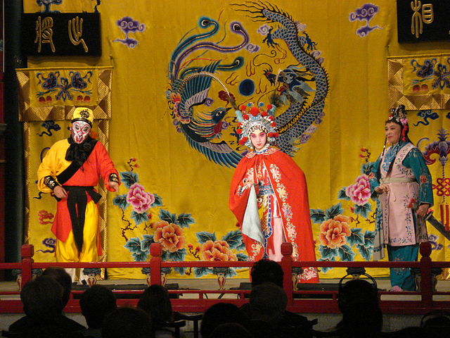File:Pekin przedstawienie tradycjnego teatru chinskiego 7.JPG