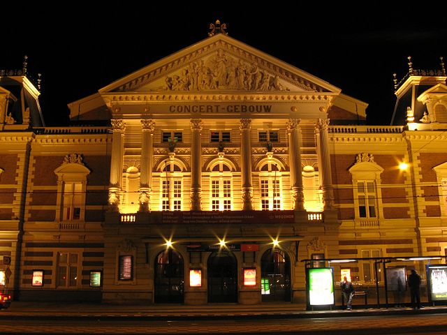 File:Concertgebouw Amsterdam Night View.jpg