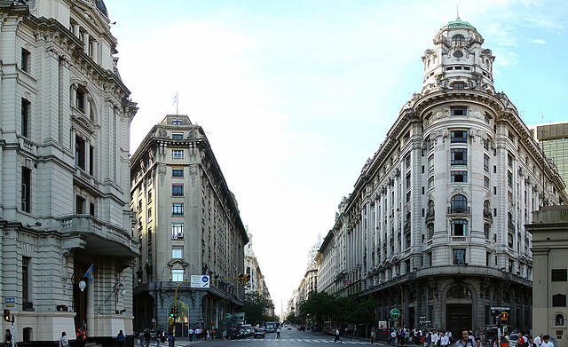 File:Buenos Aires Décembre 2007 - Avenida 5 de Mayo.jpg