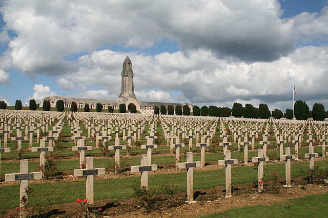 File:0 Verdun - Cimetière de Douaumont (1).jpg