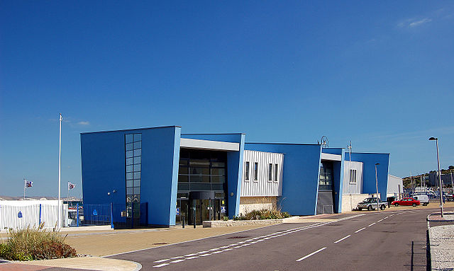 File:Uk dor sailingacademy.JPG