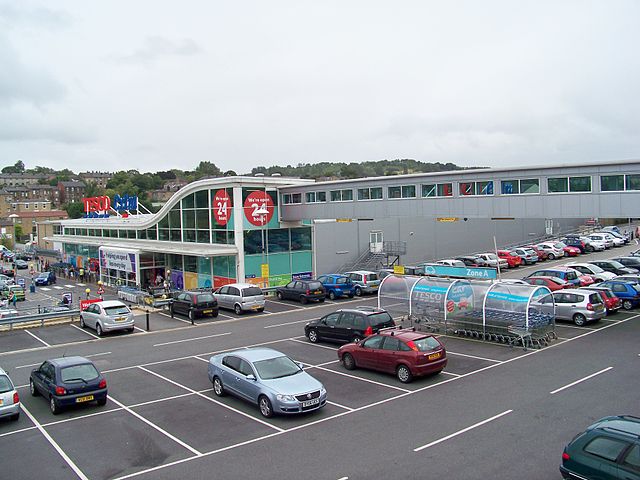 File:Tesco, Batley.jpg