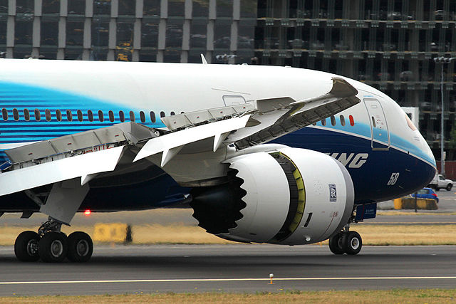 File:Toothed exhaust duct covers on a Boeing 787.jpg