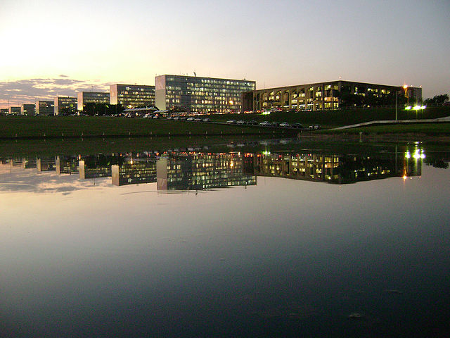 File:Ministries Esplanade Brasilia.jpg