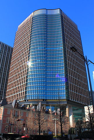 File:Marunouchi Park Building 2012.JPG
