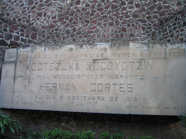 File:Monumento de Moctezuma y Hernan Cortés.jpg