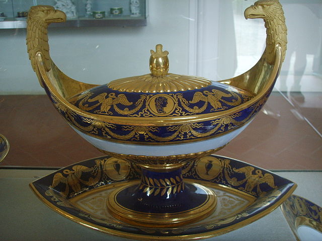 File:Museo delle porcellane di Firenze, servizio di elisa baciocchi, sevres, 1809-1810 03.JPG