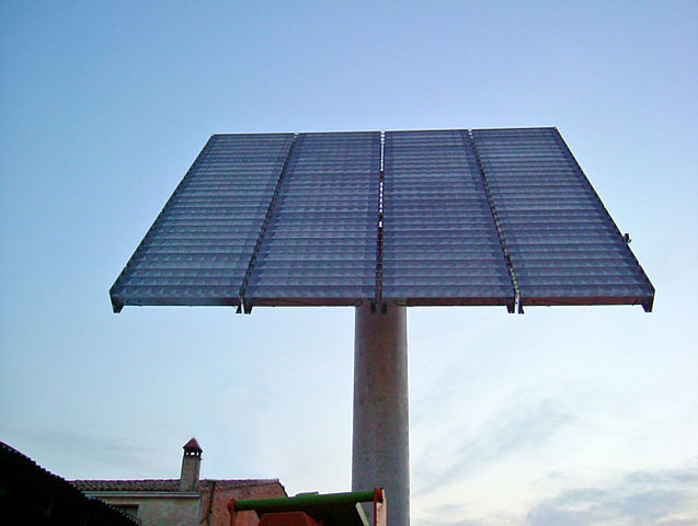 File:Concentració Fotovoltaica.jpg