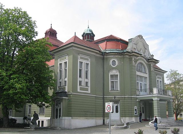 File:SNG-Drama-Ljubljana.JPG