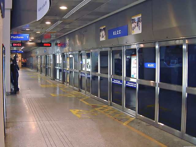 File:Kelana Jaya Line KLCC.jpg