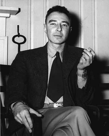 File:Robert Oppenheimer 1946.jpg