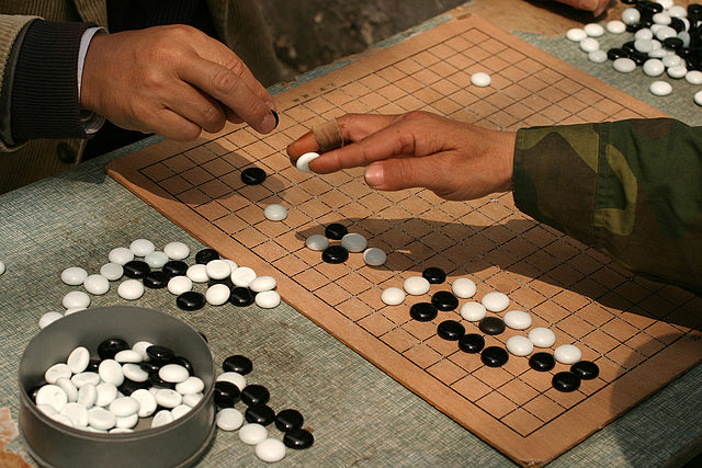 File:Playing weiqi in Shanghai.jpg
