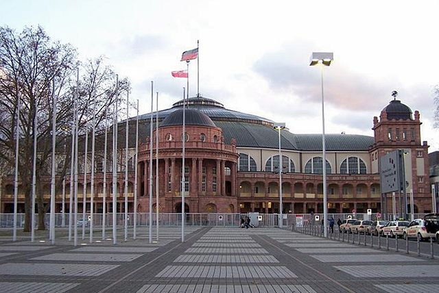 File:Festhalle-Frankfurt-am-Main-2.jpg