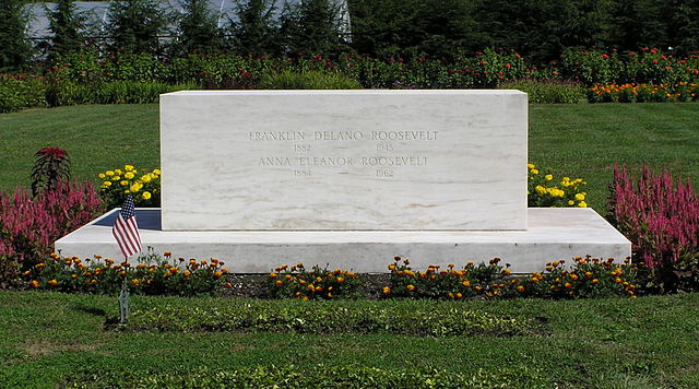 File:Franklin Delano Roosevelt Gravesite August 21, 2012.jpg