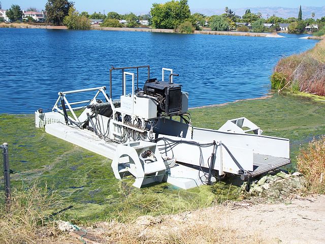 File:Algae harvester-1.jpg