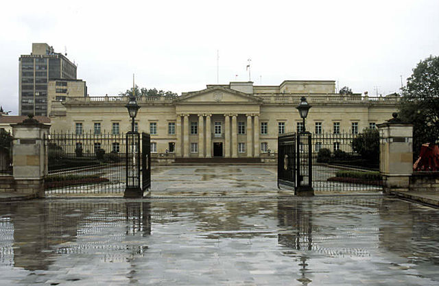 File:Casa presidencial de Bogotá.jpg