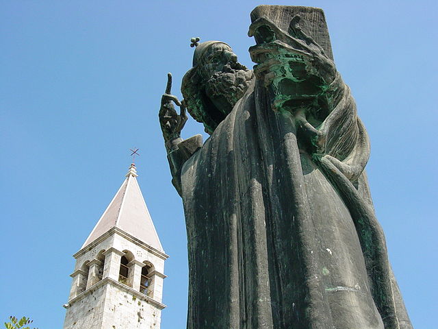 File:Sculpture of Gregorious of Nin - Split - Croatia.jpg