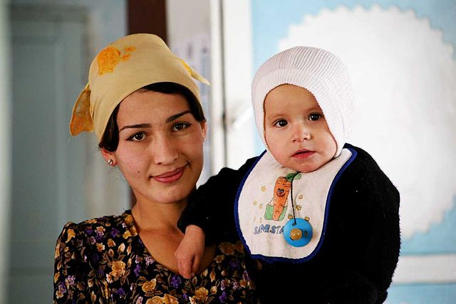 File:Woman and child from Tajikistan.jpg