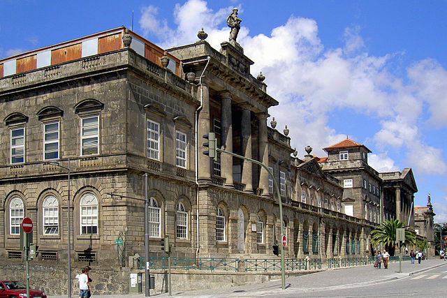 File:Miragaia-Rua do Prof. Vicente Jose de Carvalho-Hospital Sto. António.jpg