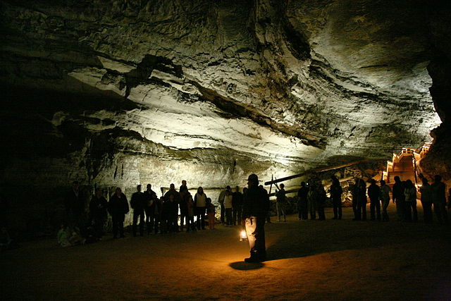File:Mammoth Cave tour.jpg